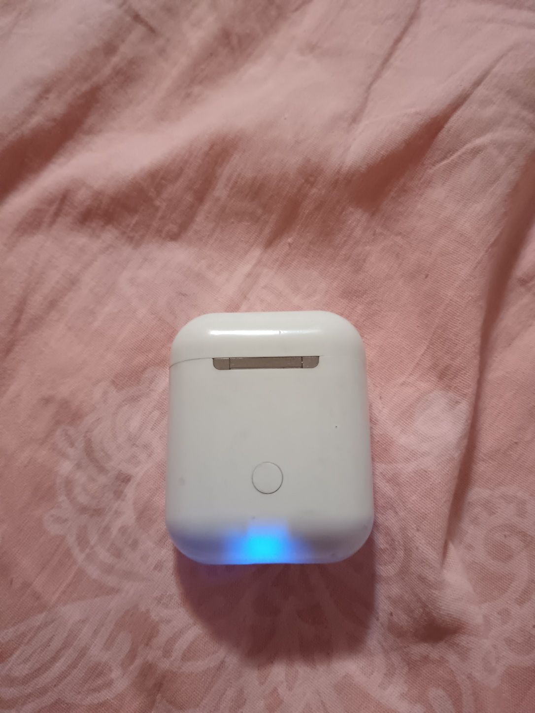 Airpods. Airpods
