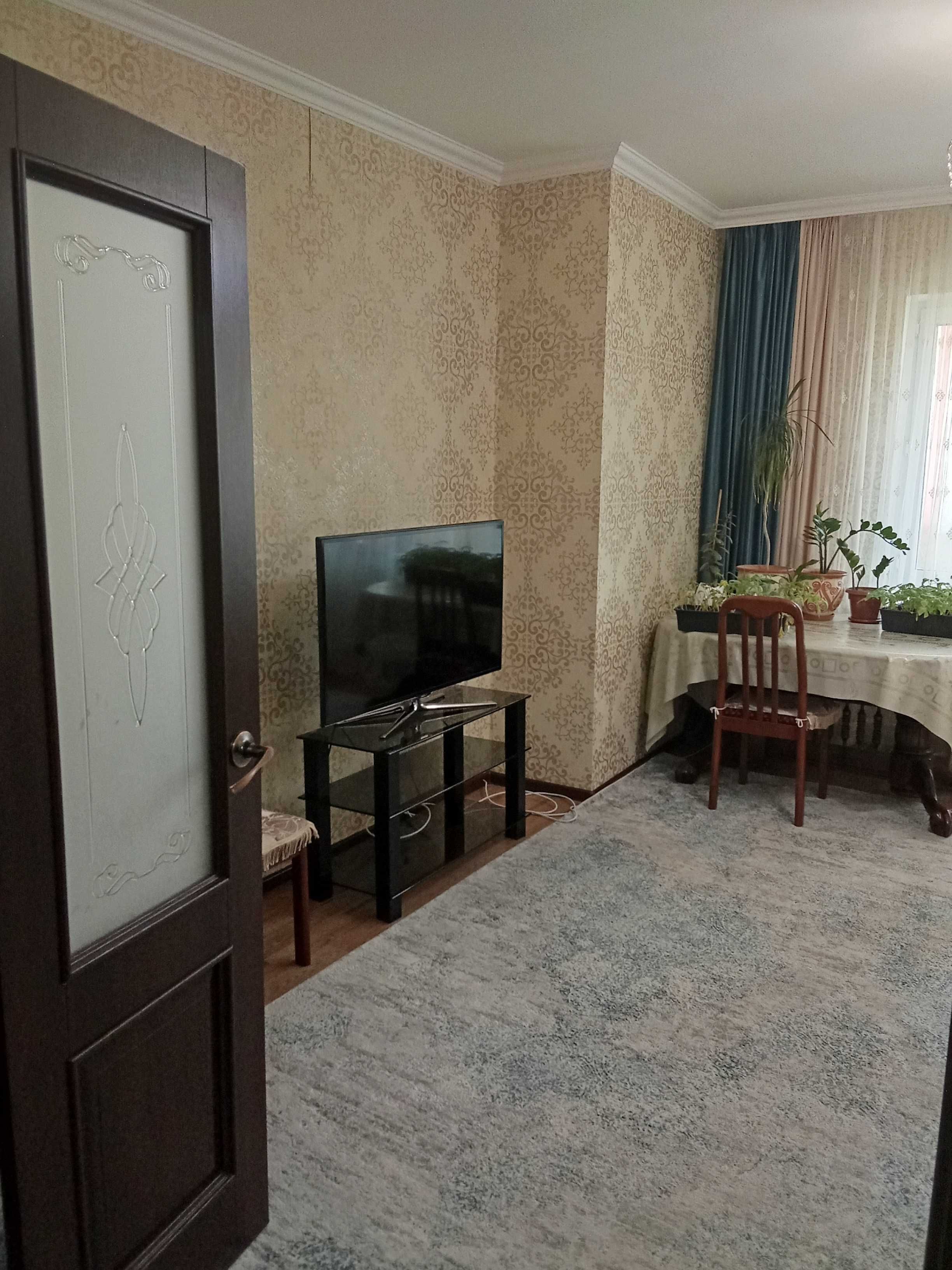 Продаётся 2-х комн. квартира  на Юго-Востоке по ул. пр. Шахтёров д.70