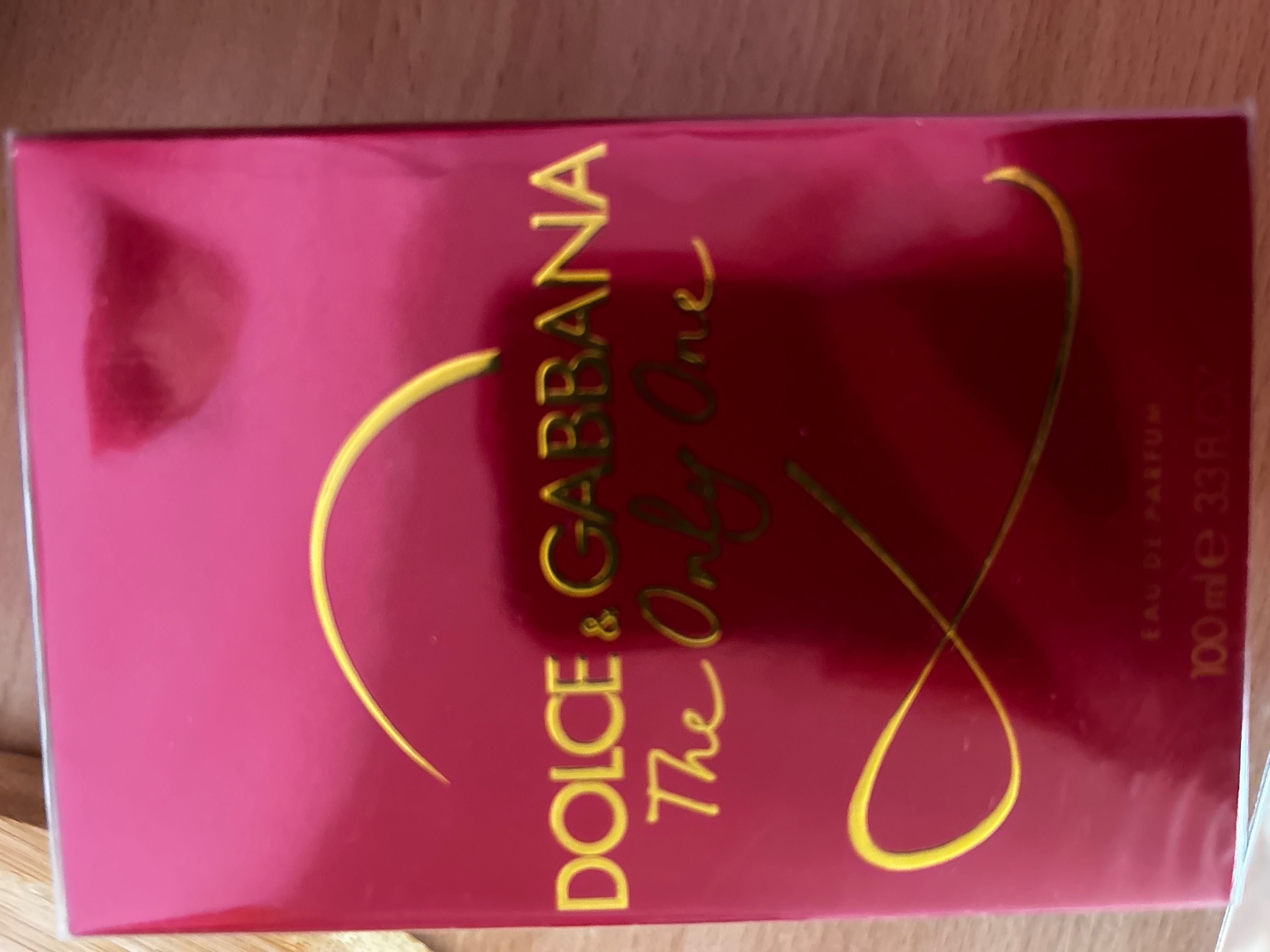 Парфюмированную воду DOLCE CABBANA
