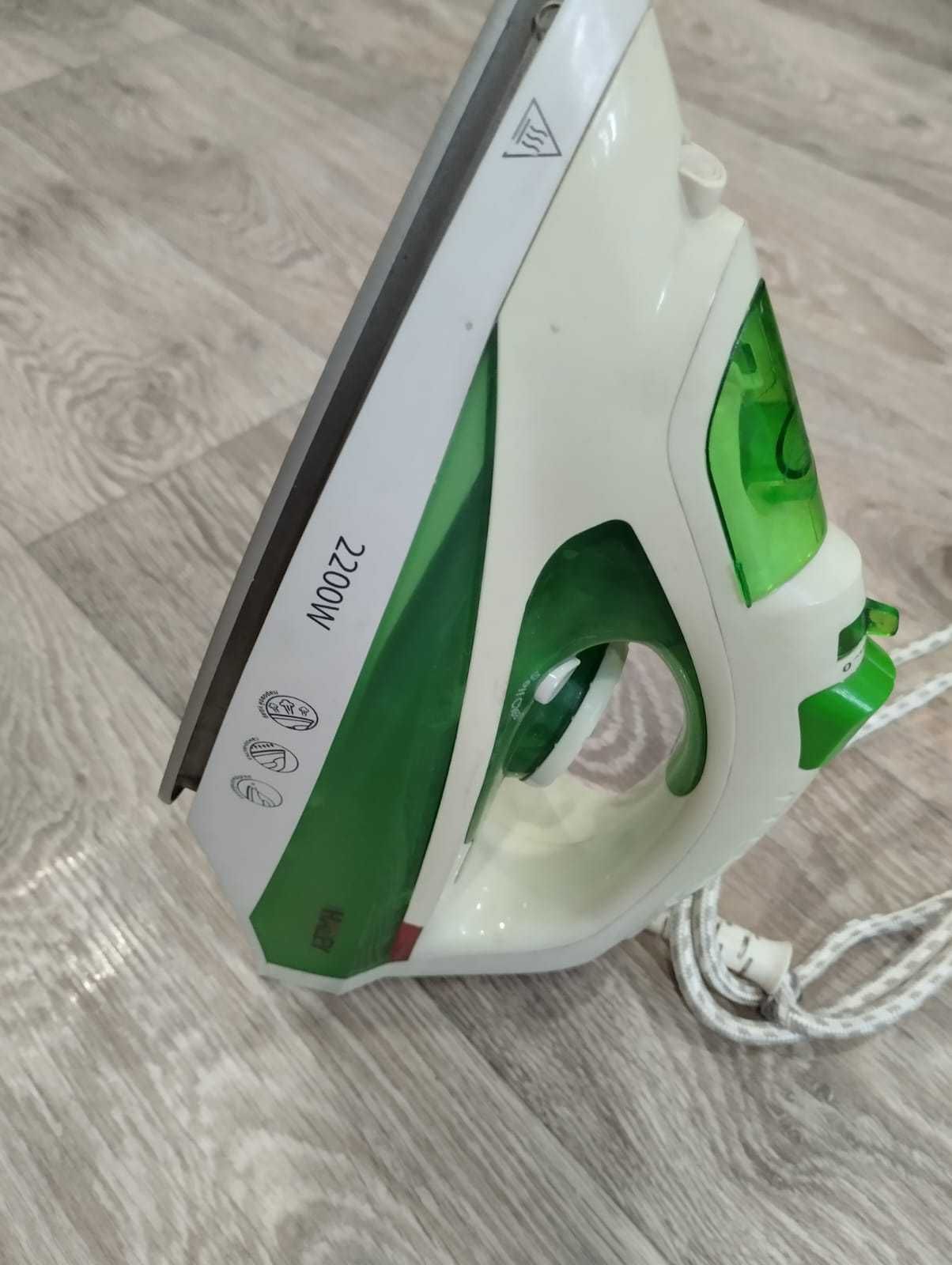 Паровой утюг 2200W + гладильная доска