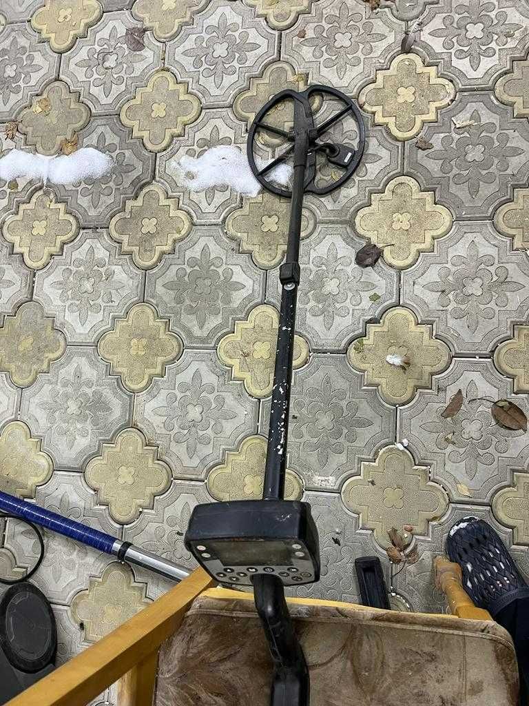 Продам металлоискатель