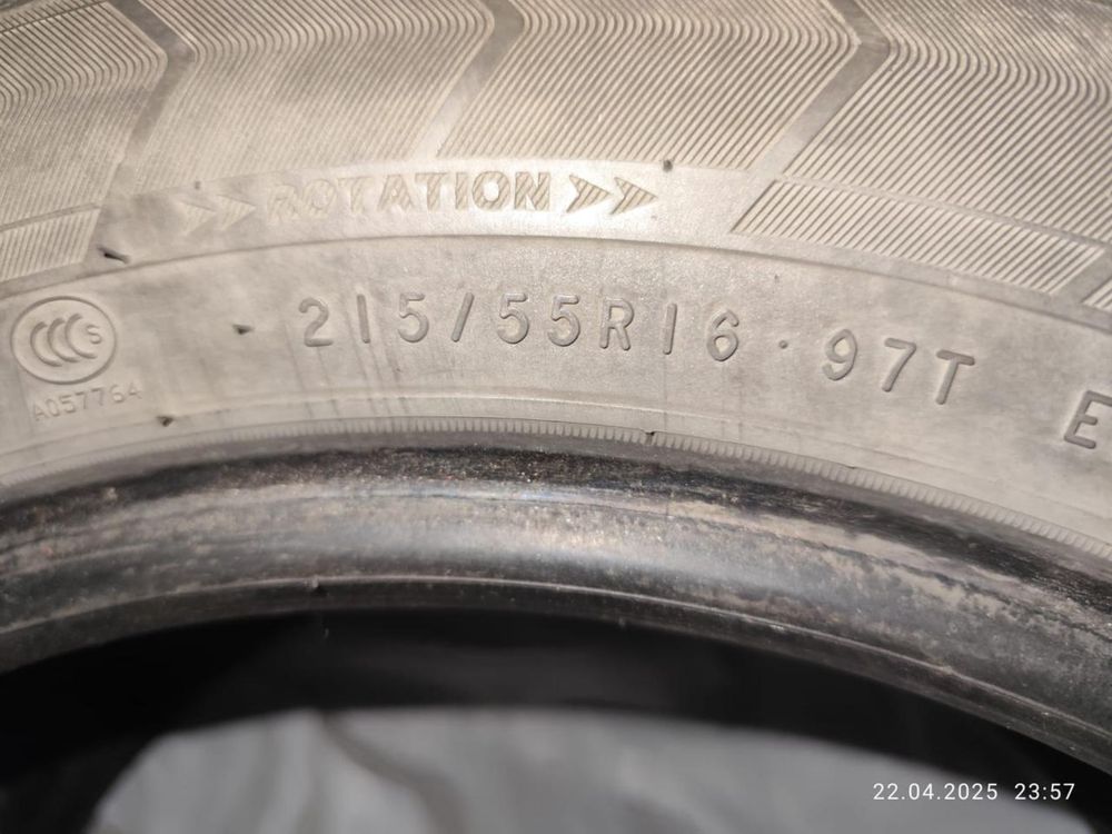 Зимние шины шипованные  R16/55/215 В хорошем состоянии  60к