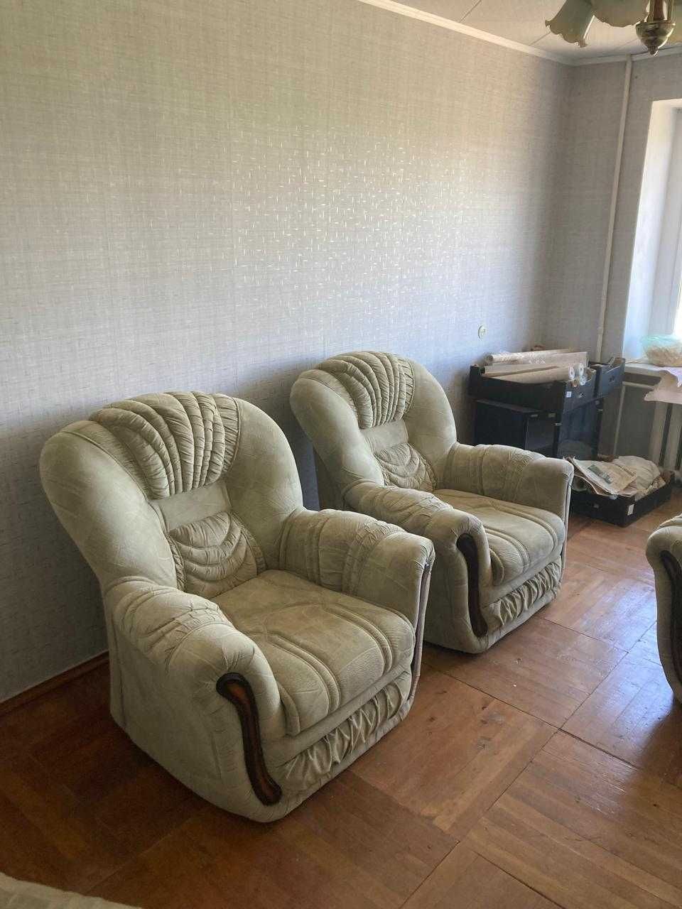 Продам диван+2 кресла