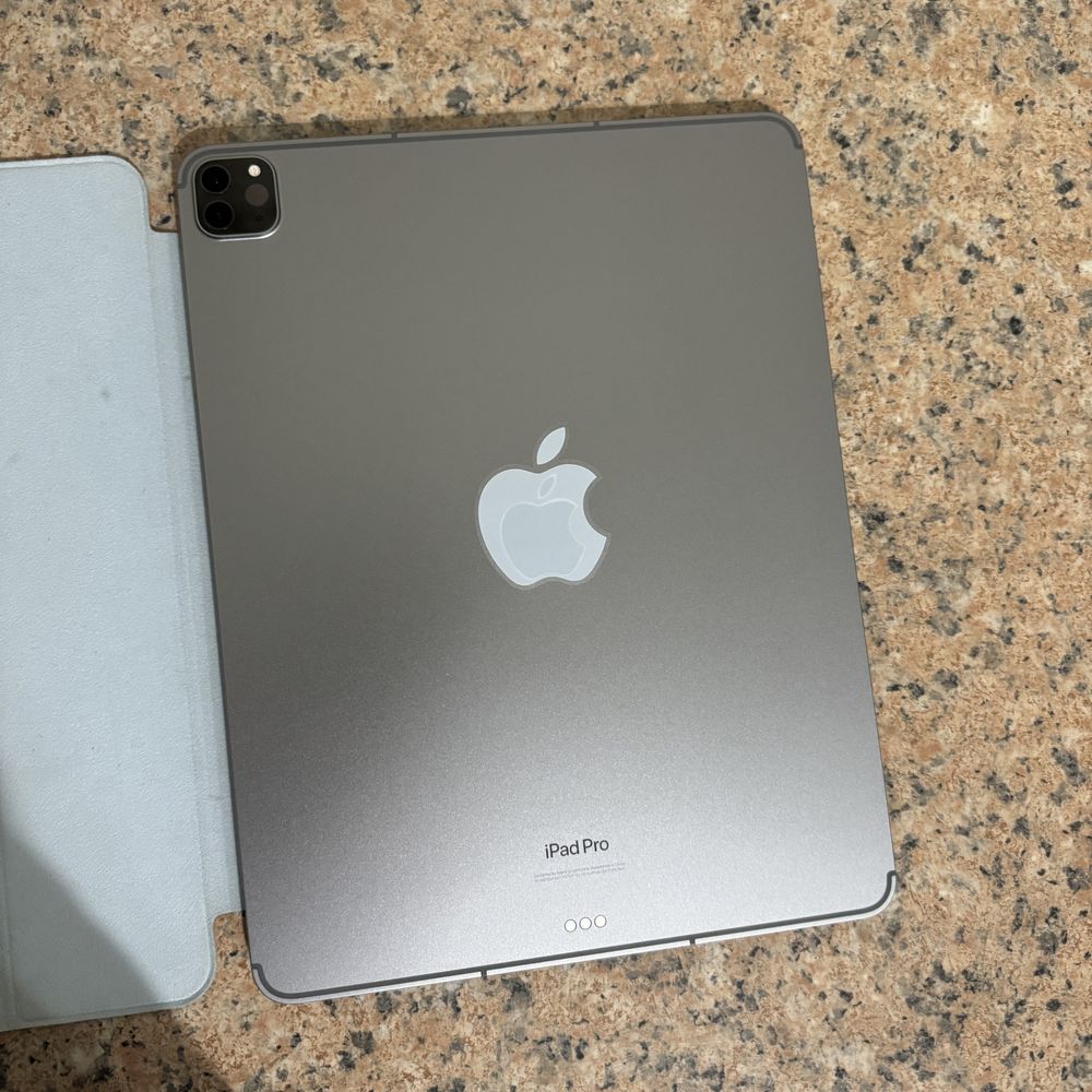 Apple iPad Pro 12.9” (6 поколения) 2022 M2 WiFi+5G 128 Gb
