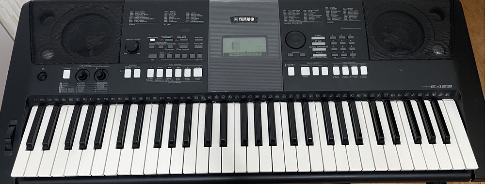 Синтезатор YAMAHA PSR E423