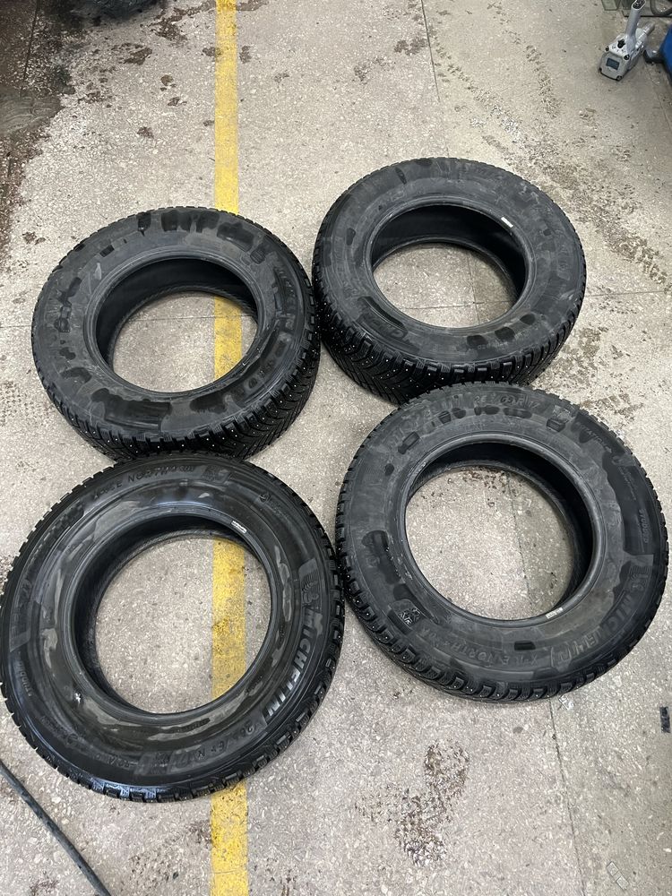 Продам MICHELIN X-ICE North 4 SUV 265/65 R17 116T с шипами