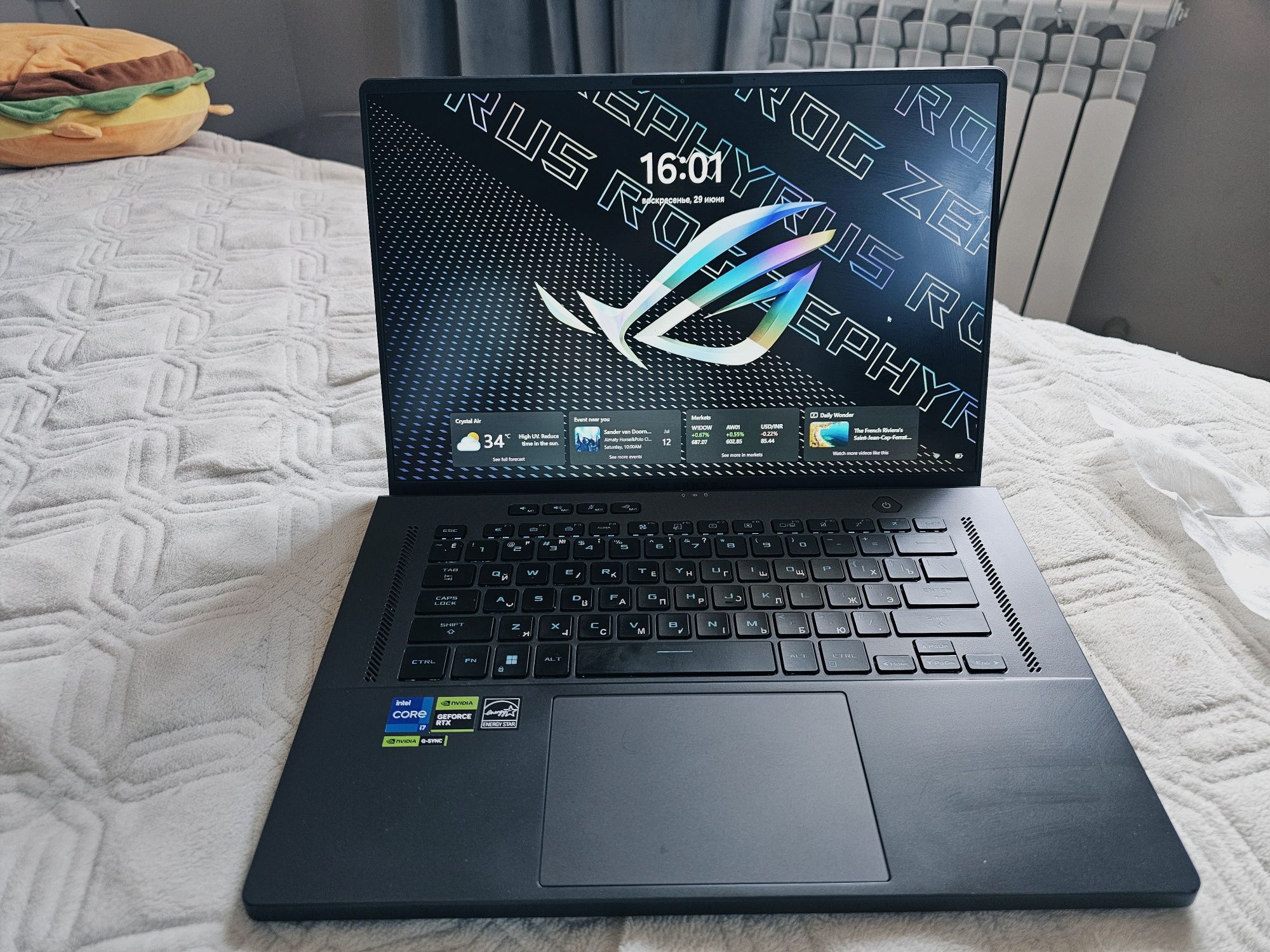 Профессиональный игровой ноутбук Asus ROG Zephyrus RTX 4070 i7 13-го п