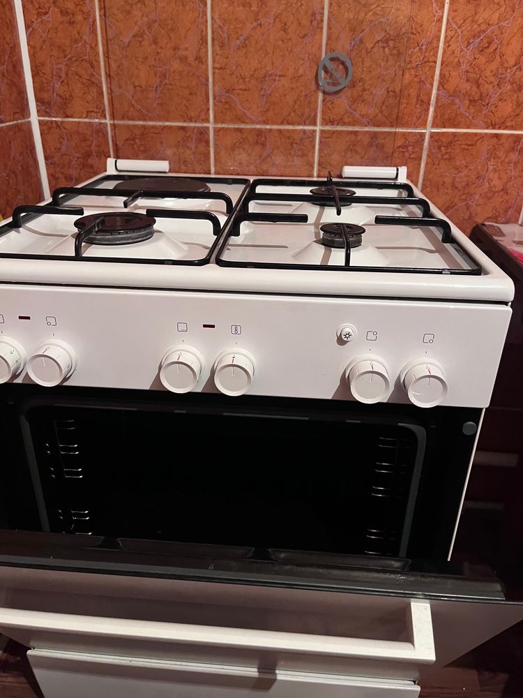 Газовая плита с духовкой