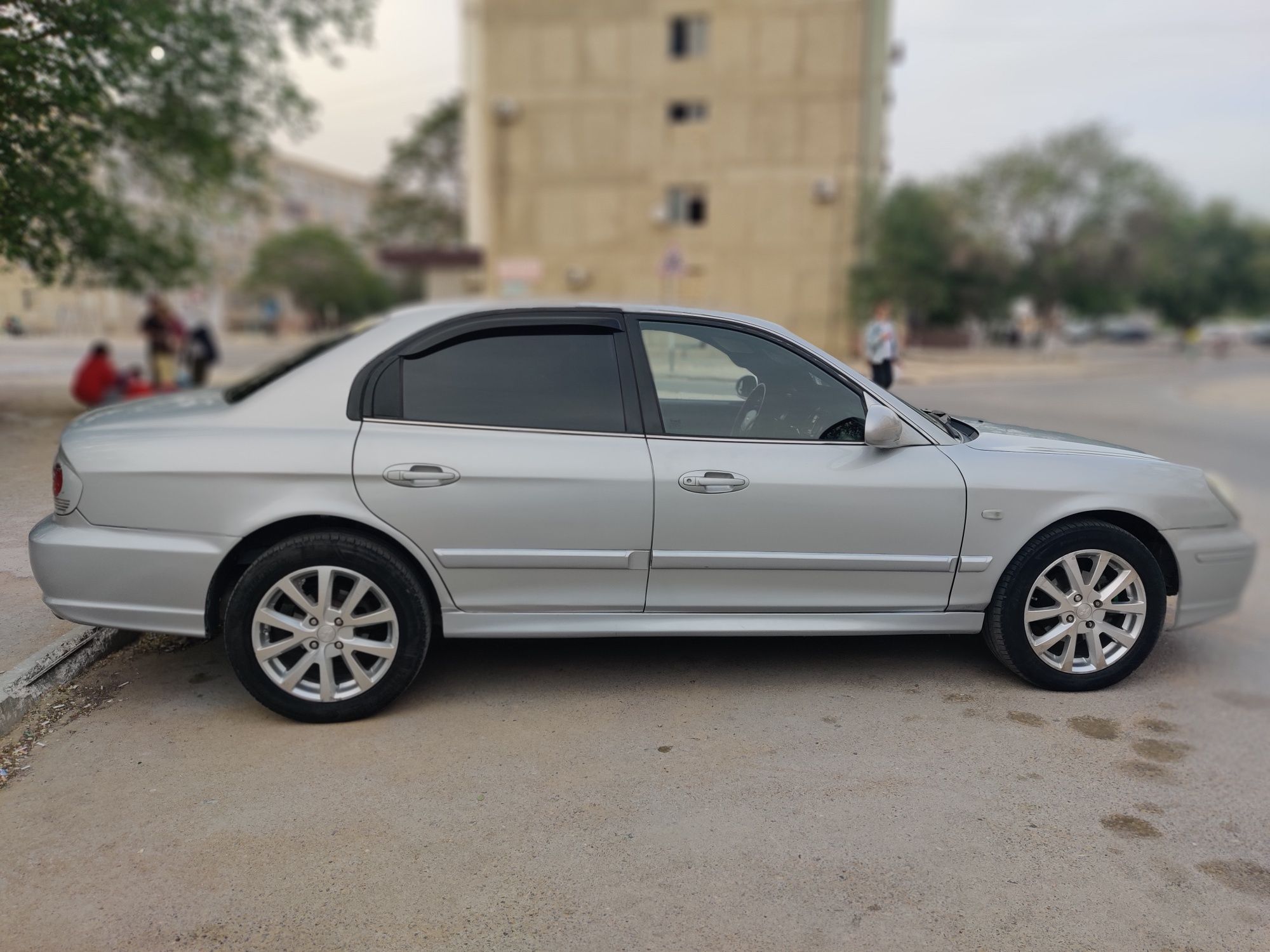 Hyundai sonata EF 2004
