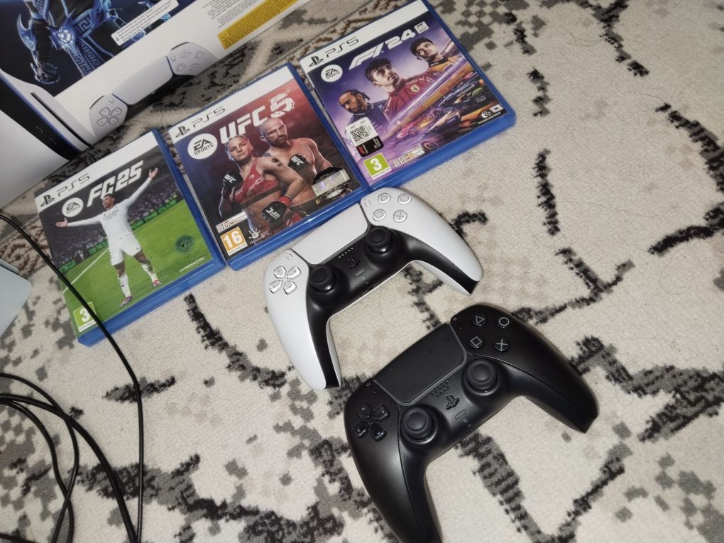 PS 5 slim с джойстиками и играми