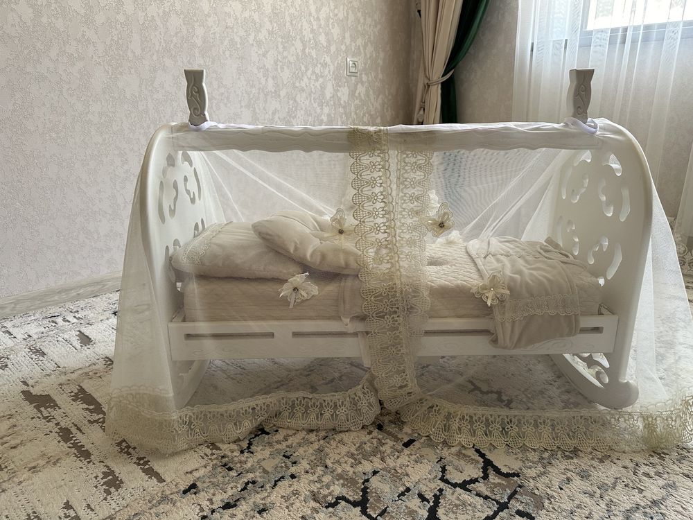 ТӘЖ стильіндегі жиналмалы бесік