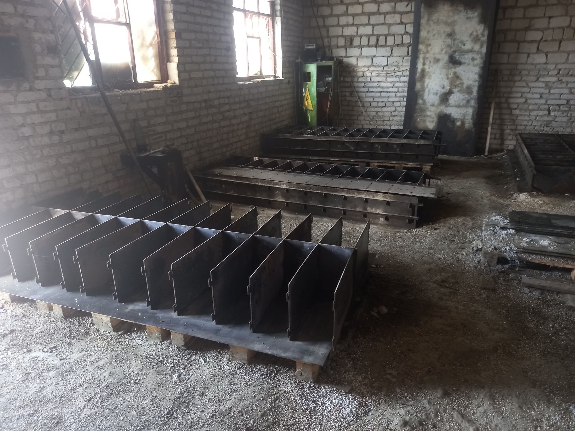 Продам оборудование по производству полистиролбетонных блоков