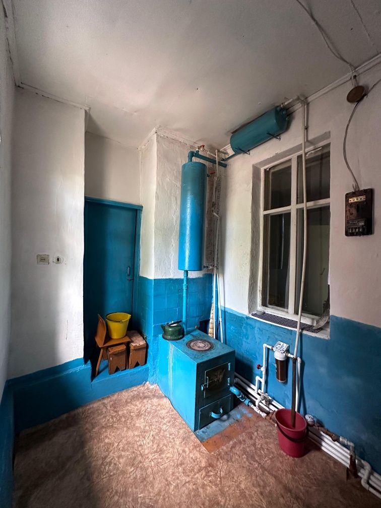 Продам квартиру на 1м этаже, Михайл. 1/2, 2 комн,  зем уч. 8 сото