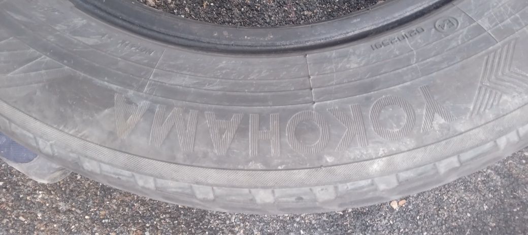 Шины Yokohama 215*60 r16 3шт за 30000!