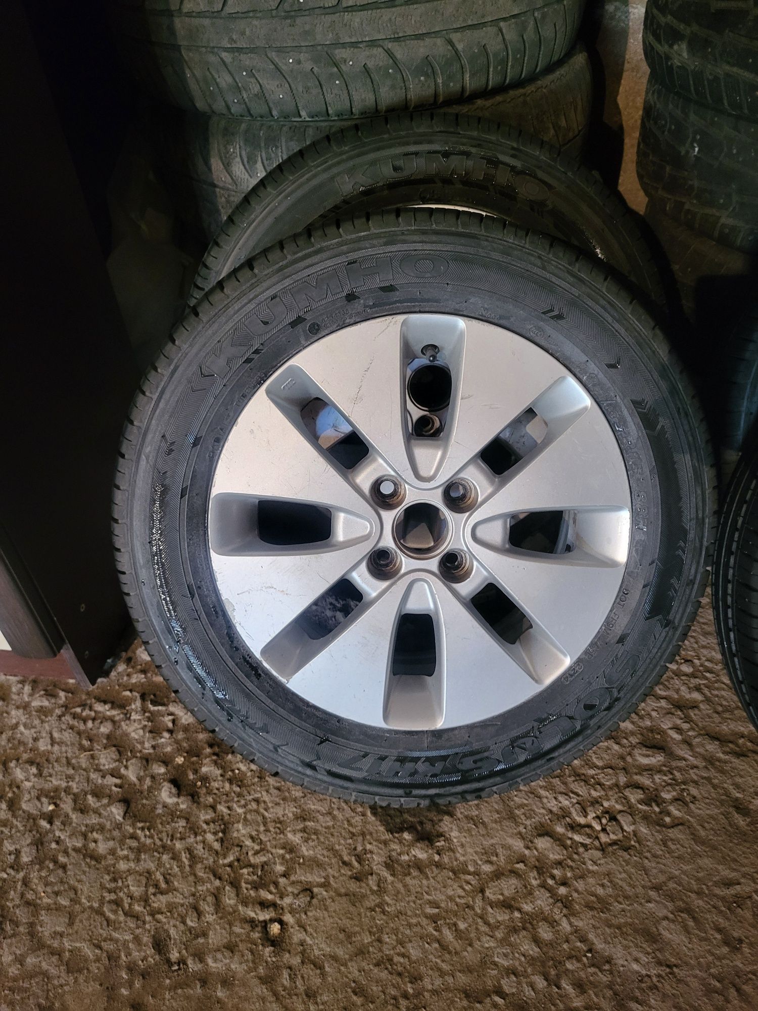 Шины KUMHO 185/65 R15  диски KIA RIO prestige