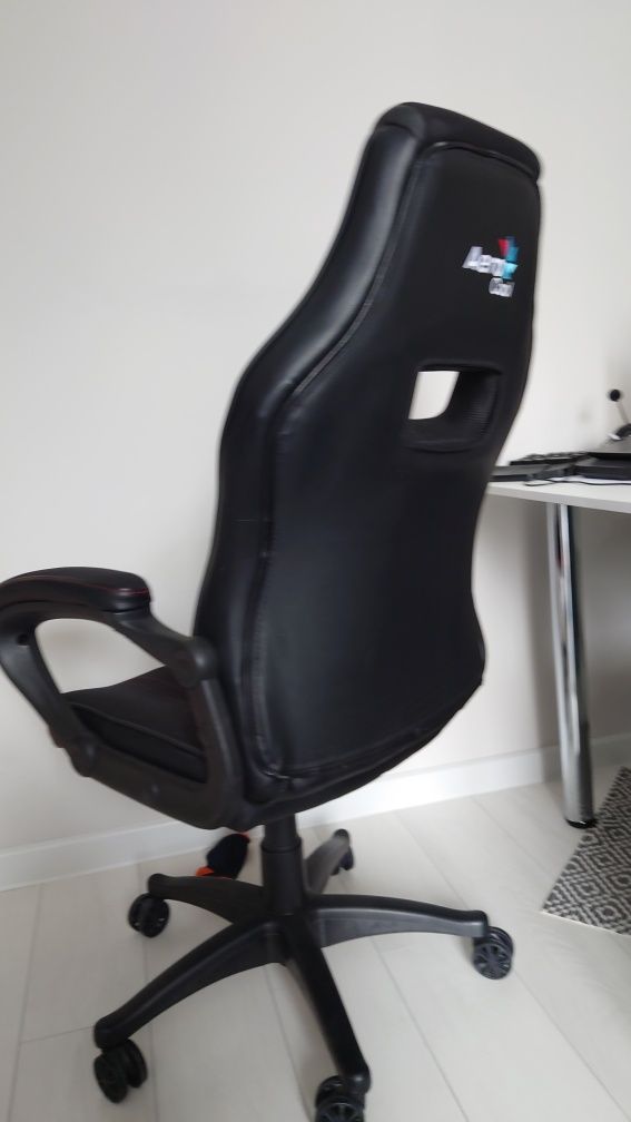 Игровое кресло AeroCool