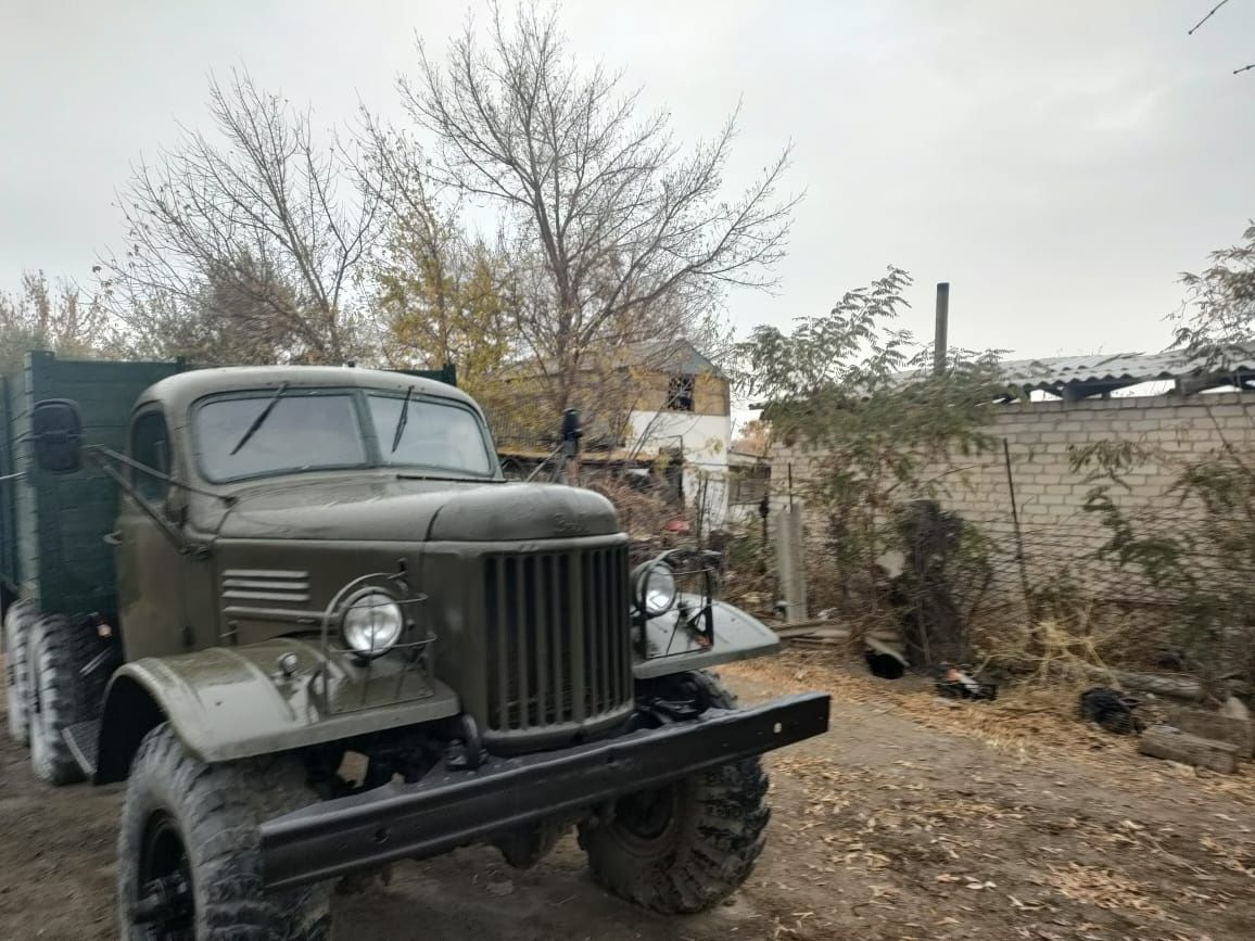 Автомобиль ЗИЛ 157