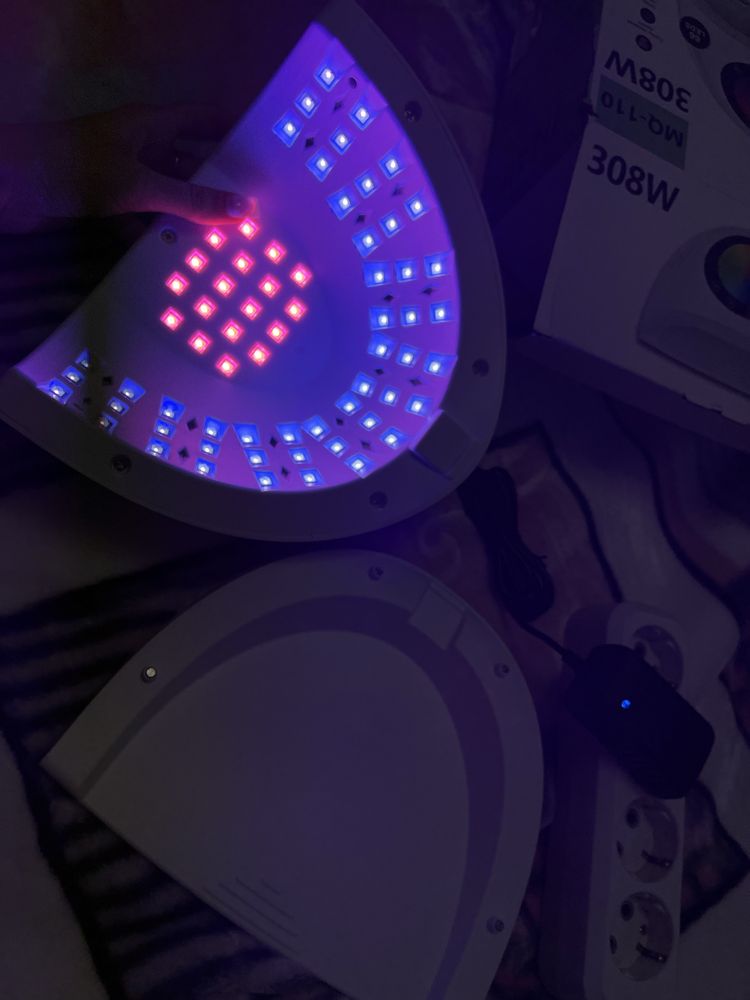 Продам новую LED лампу для маникюра и пылесос