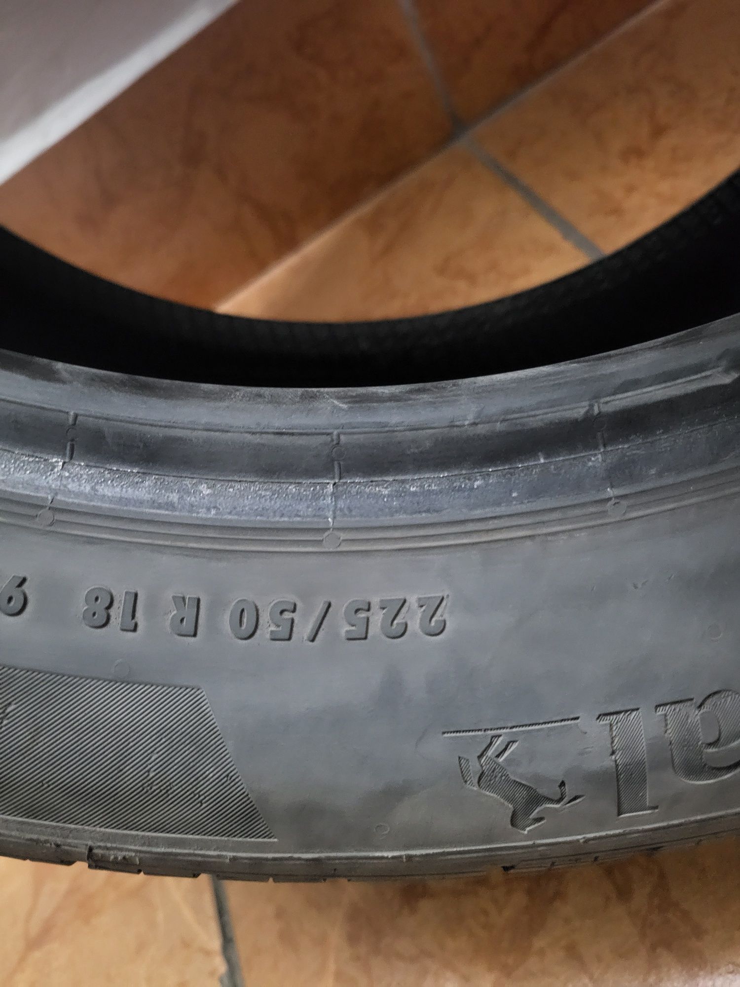 Продам шину Continental