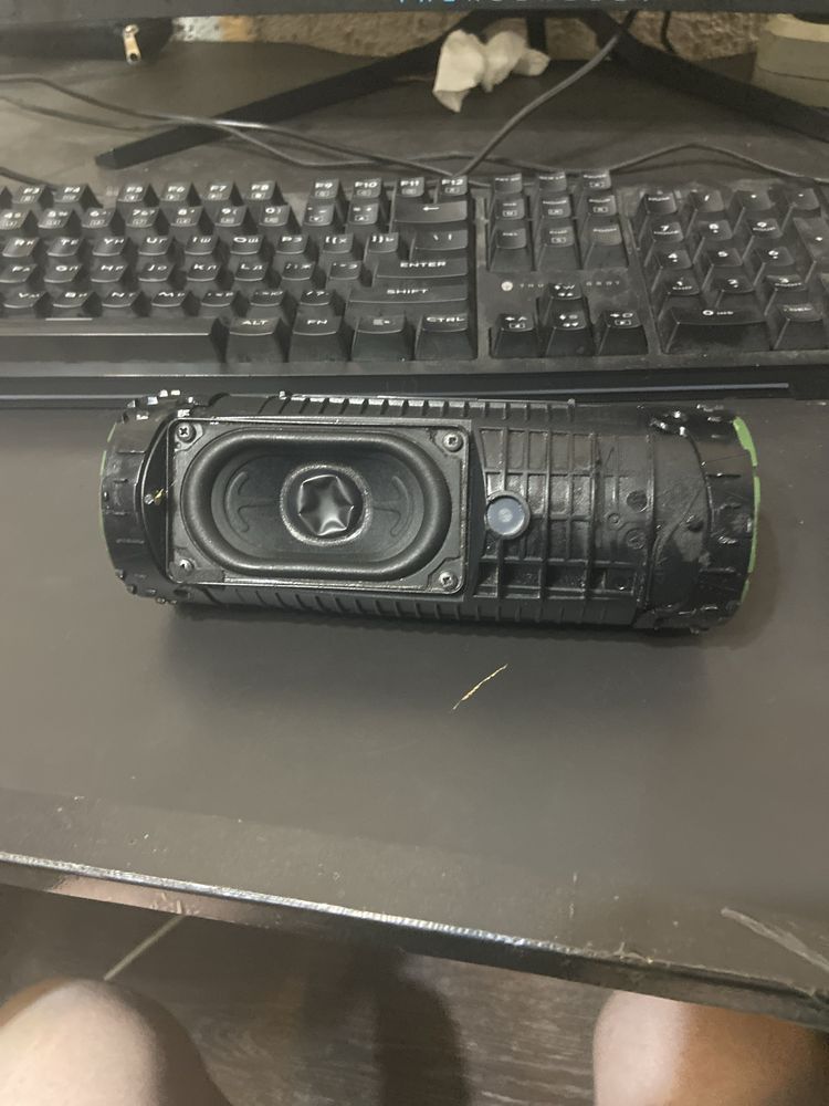 Продаю колонку JBL FLIP 5 на запчасти