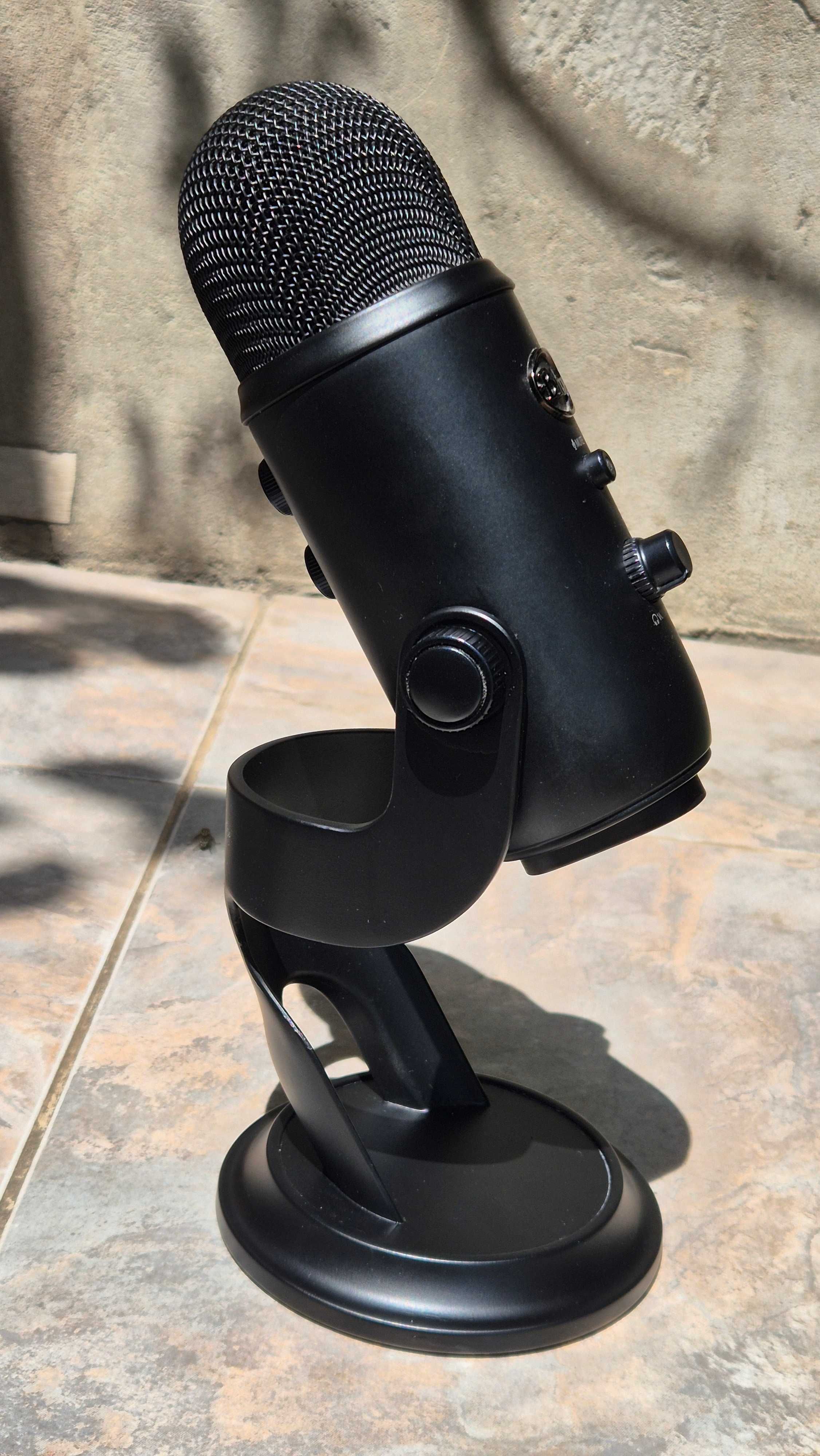 Микрофон Blue Yeti