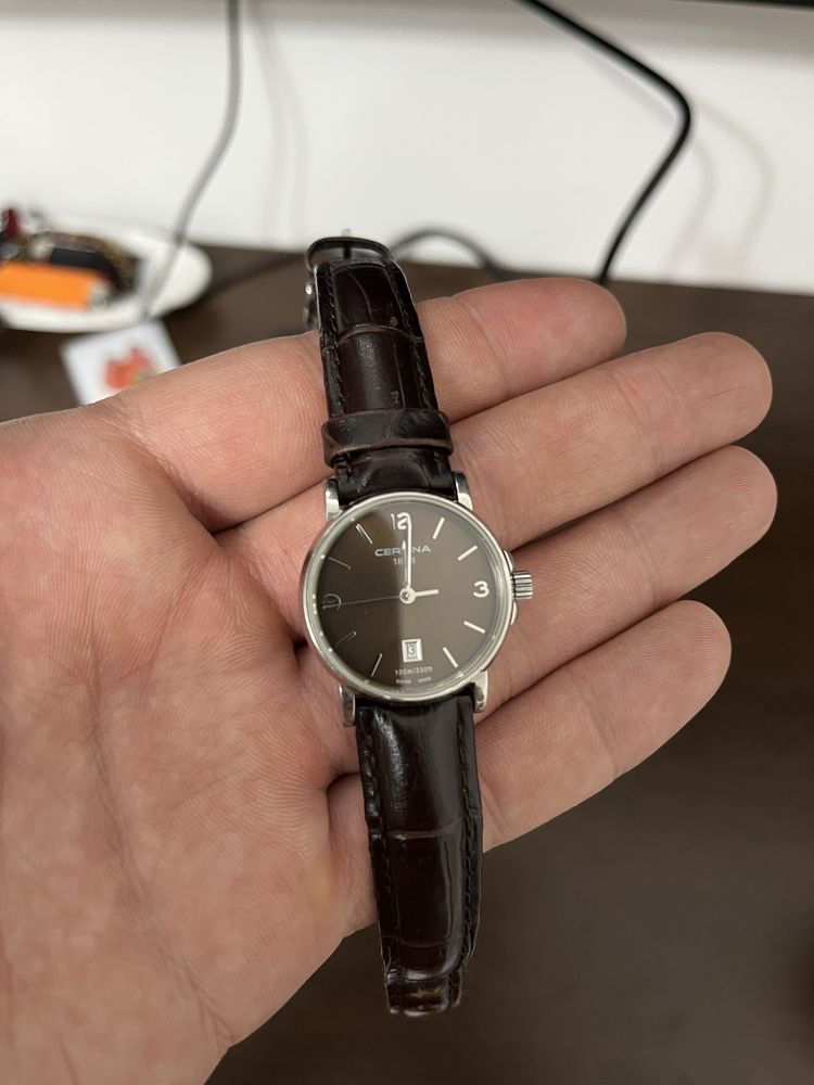 Продам Швейцарские женские часы Certina