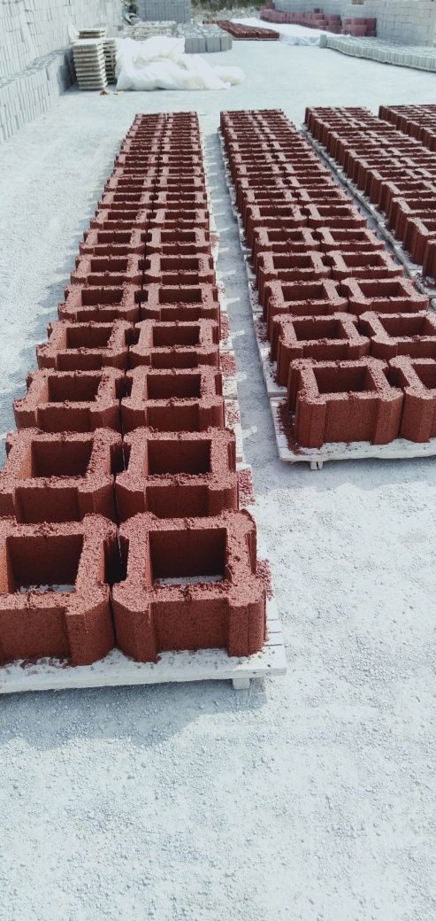 Шлакоблок строительные и заборные, прессовани гладкий, универсальный .