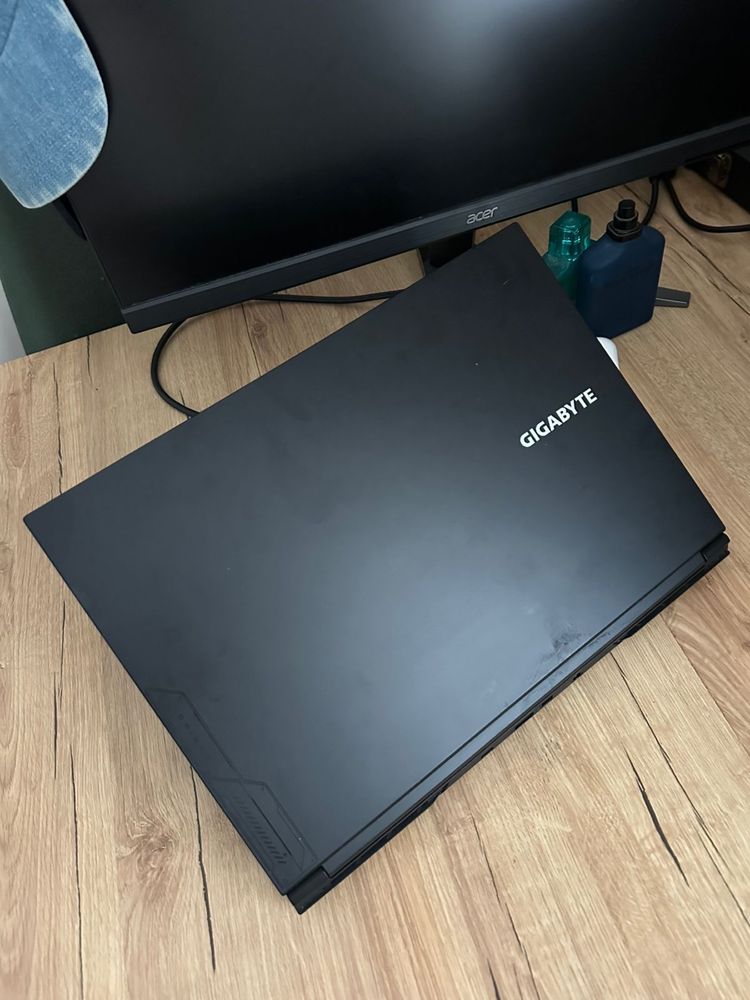 Gigabyte GEForce RTX intel i7