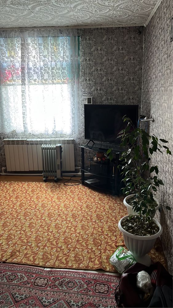 Продам дом, большая територия ,благоустроинный ,В центре