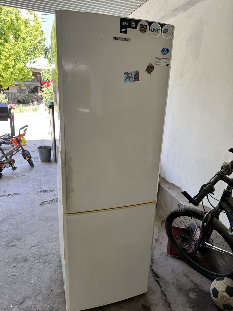 Продам холодильник samsung