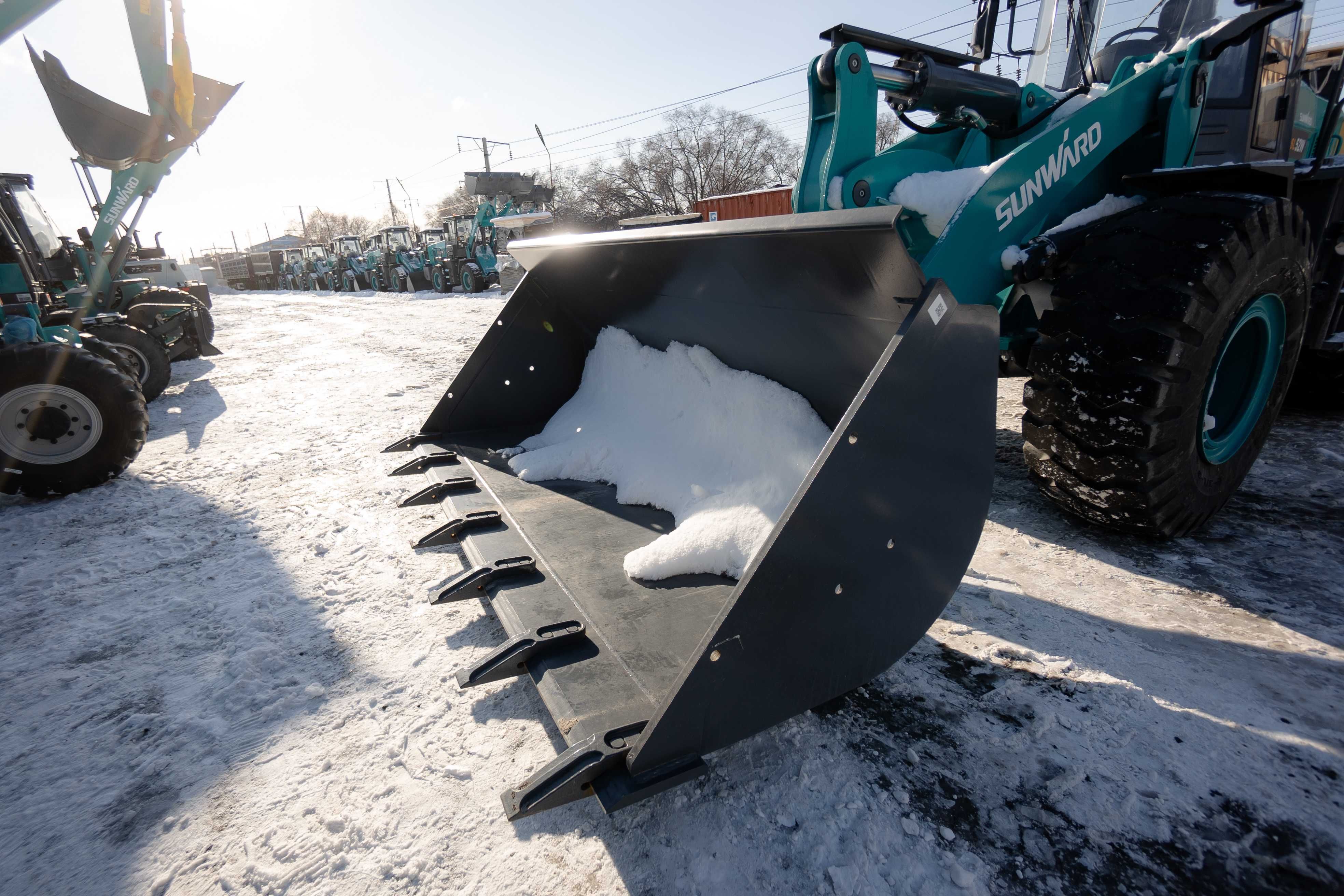 Фронтальный погрузчик SUNWARD SL52W