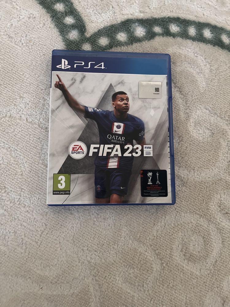 Продам PlayStation 4
