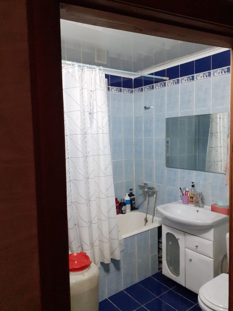 Продам 4 комнатную квартиру в центре