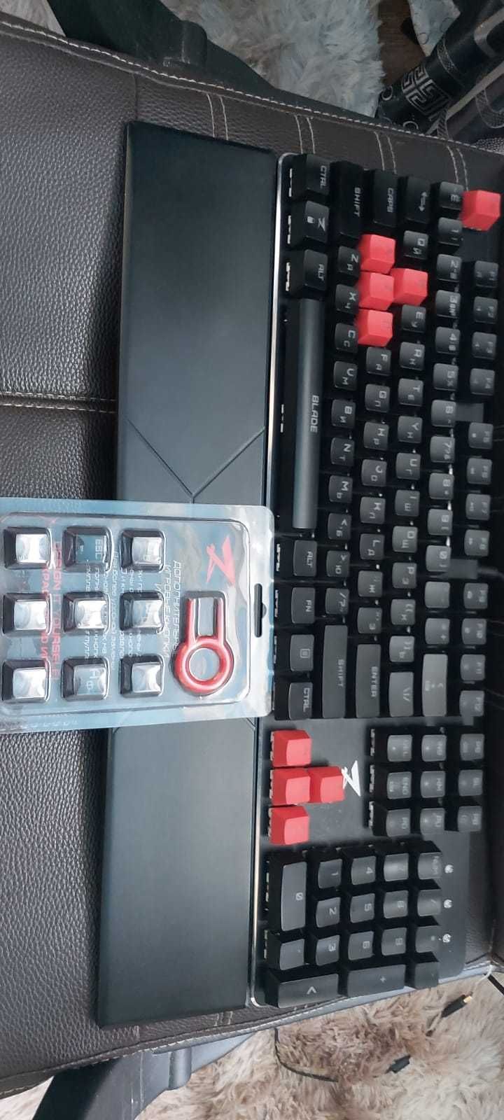 игровая клавиатура чёрная с RGB подсветкой