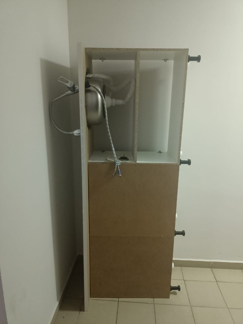 Срочно продам кухные шкафы новые