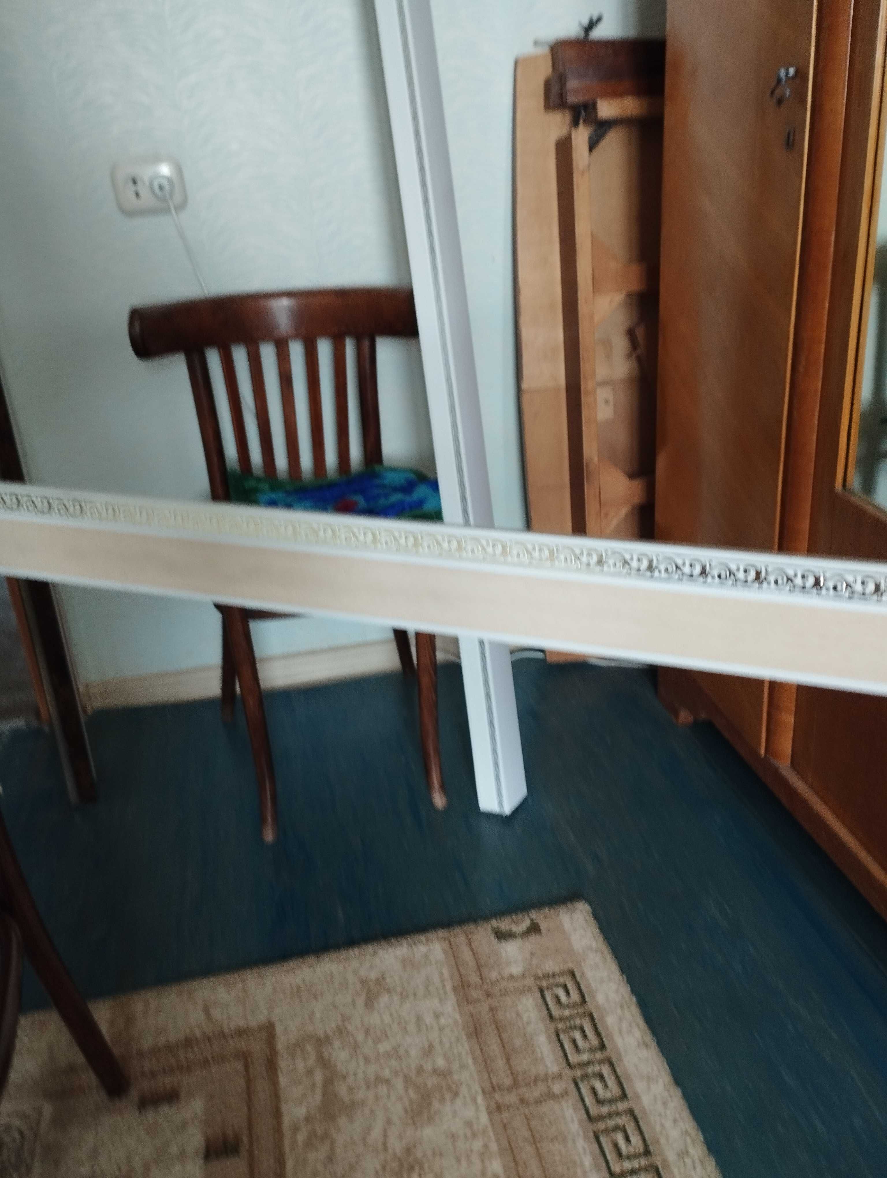Карниз с декоративной  планкой .