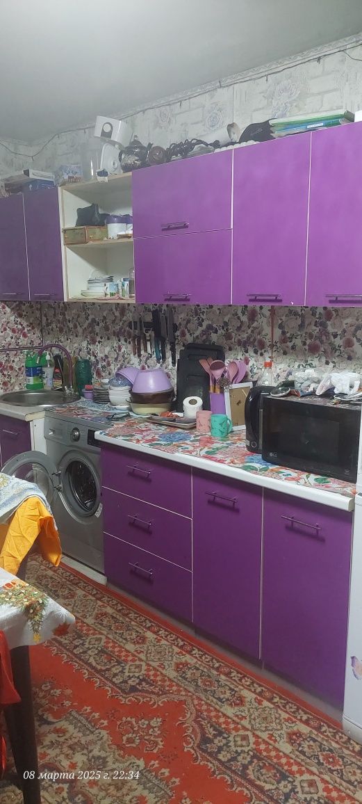 Продам кухню в красивом цвете