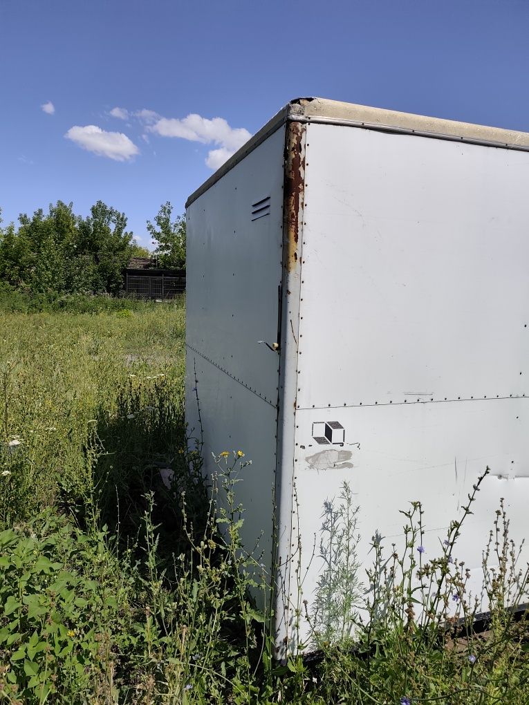 Продам термо будку длина3,20 утеплён состояние нормальное