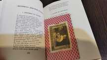 Книга с закладкой