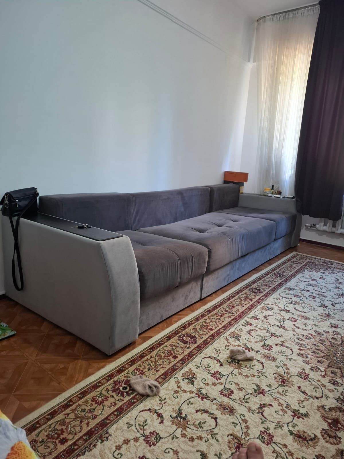 Диван в очень в хорошем состояние