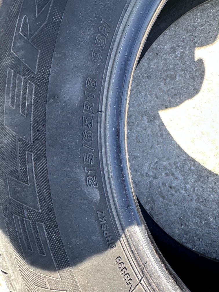 Продаю шины б/у Bridgestone