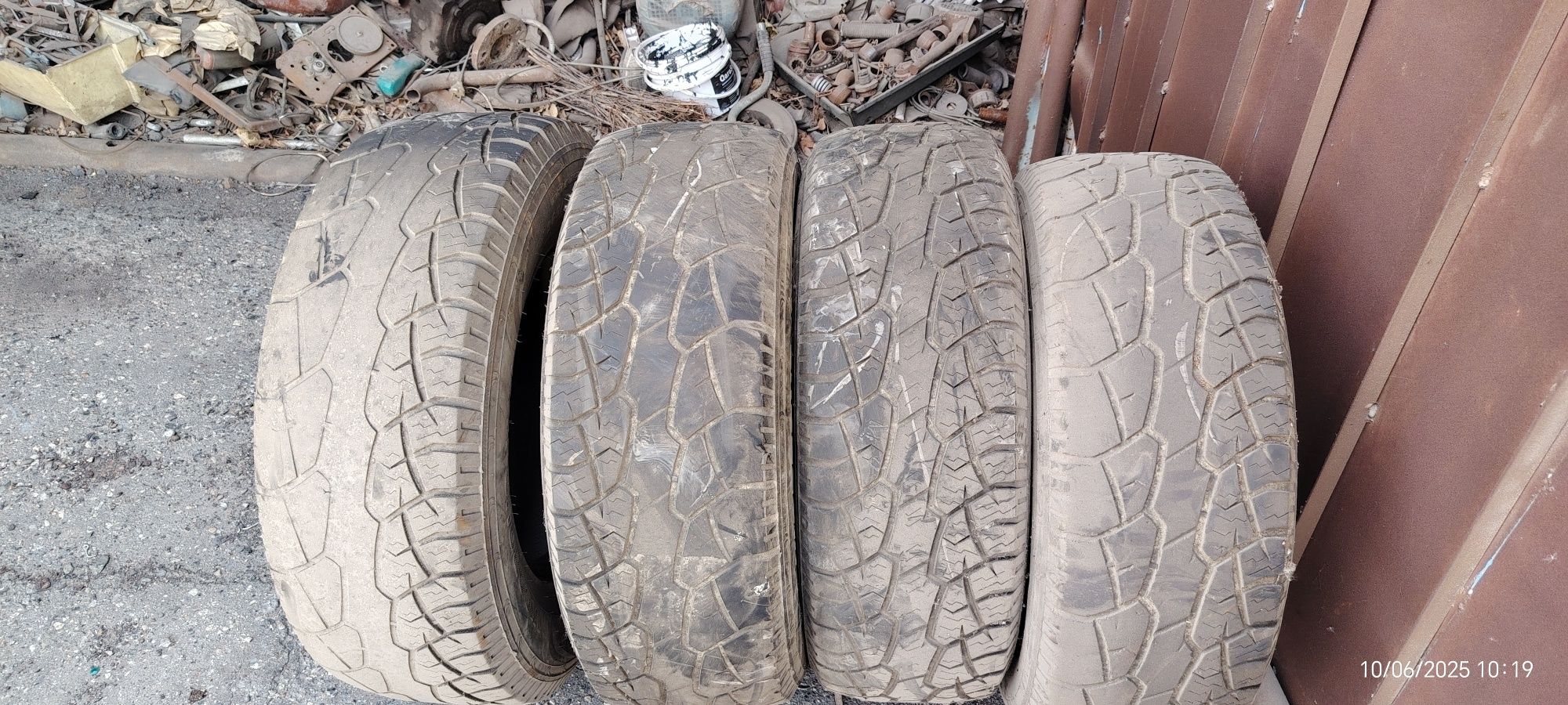 Продам летнюю резину 265/70/R16