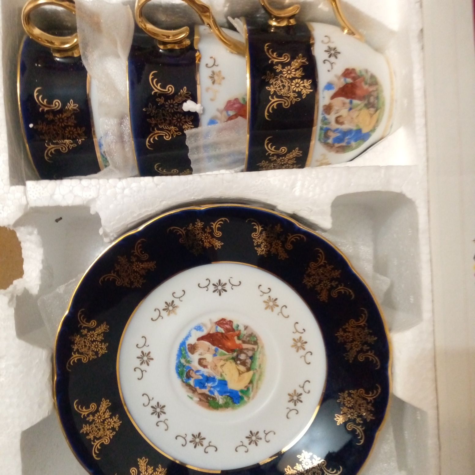 Продам набор чайный на 6 персон"Мадонна"