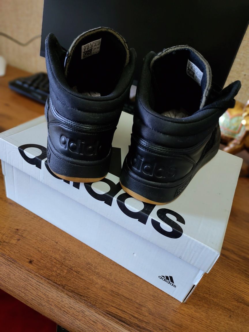 Кроссовки Adidas