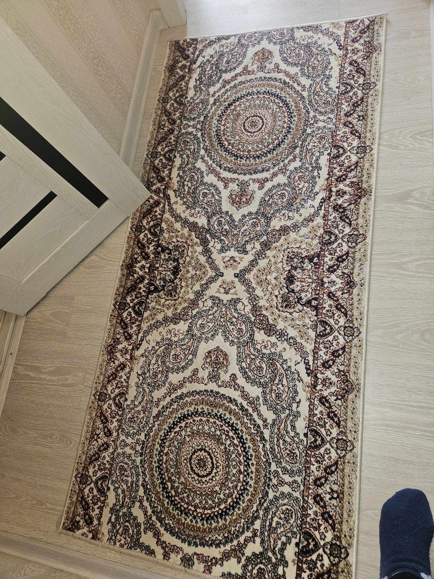 Ковры 2,5×4; 2×3; дорожки