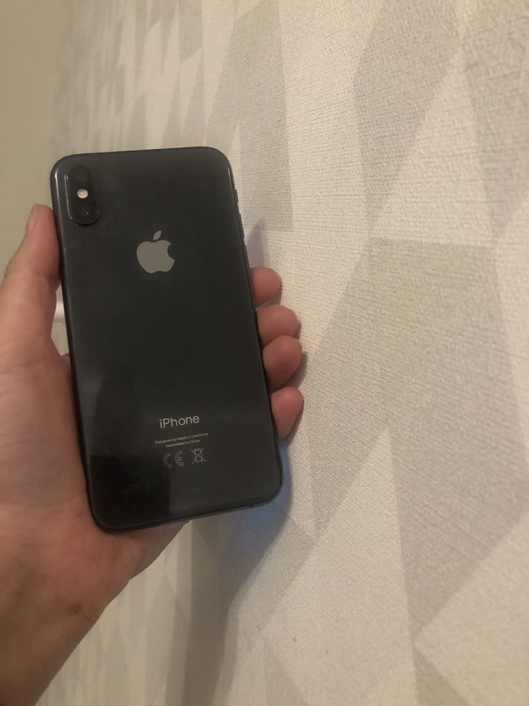 Iphone XS в хорошем состоянии
