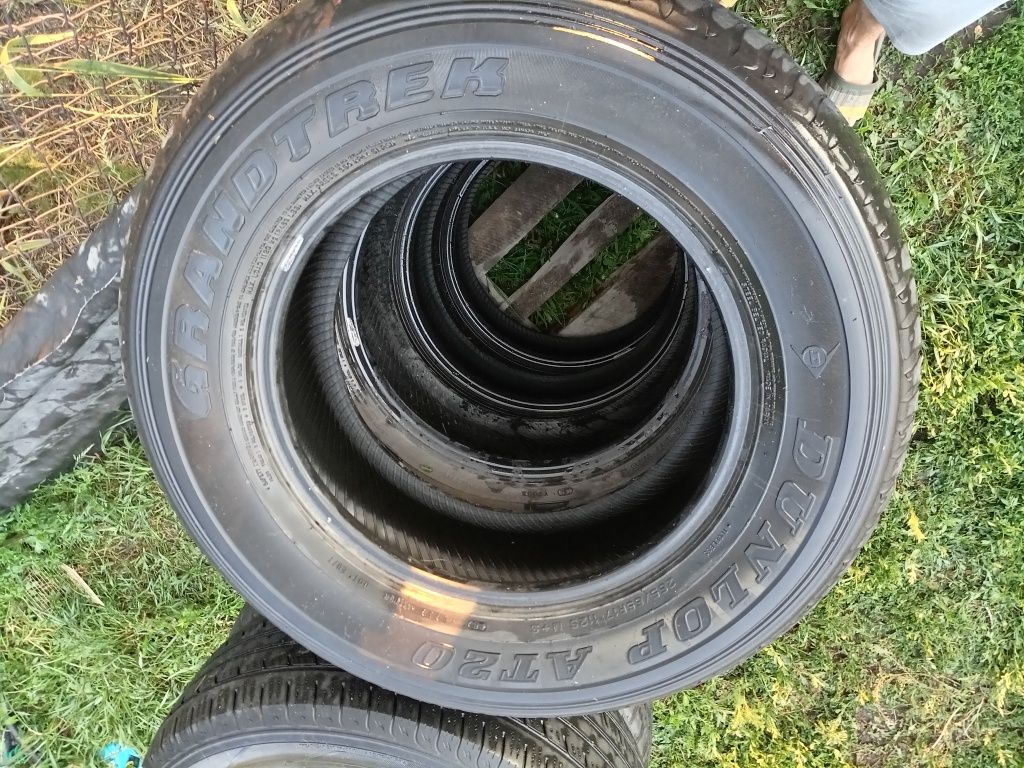 Продам комплект шин R17 265/65