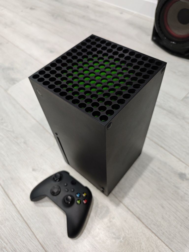 Продам Xbox series X 1tb