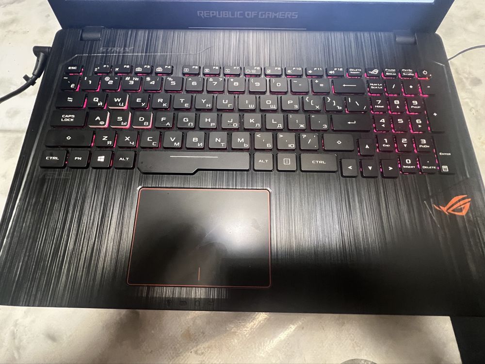 Ноутбок Asus Rog Strix
