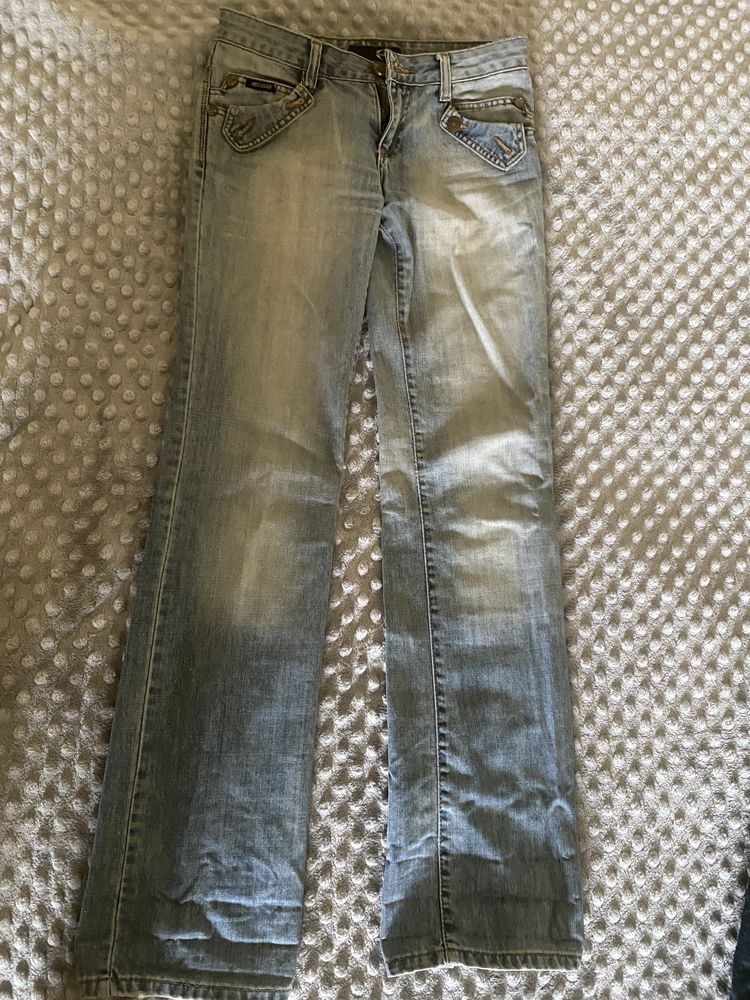 Джинсы женские
